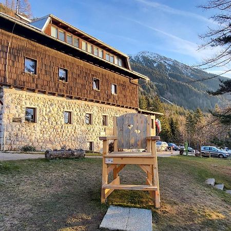 A Pousada Valvasorjev Dom Pod Stolom Zirovnica Exterior foto
