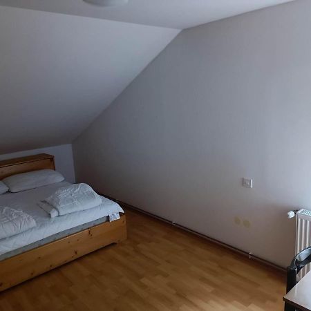 A Pousada Valvasorjev Dom Pod Stolom Zirovnica Exterior foto