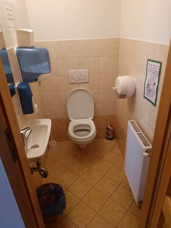 A Pousada Valvasorjev Dom Pod Stolom Zirovnica Exterior foto